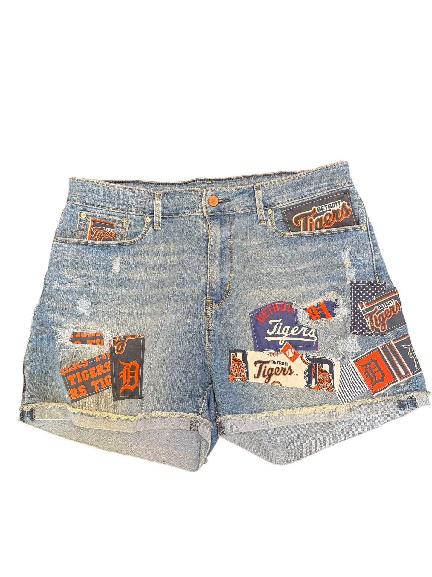 Lux Royal Threads | Diamond Cut High-Rise Shorts
Detroit Baseball-Inspired | Distressed Denim | One of a Kind