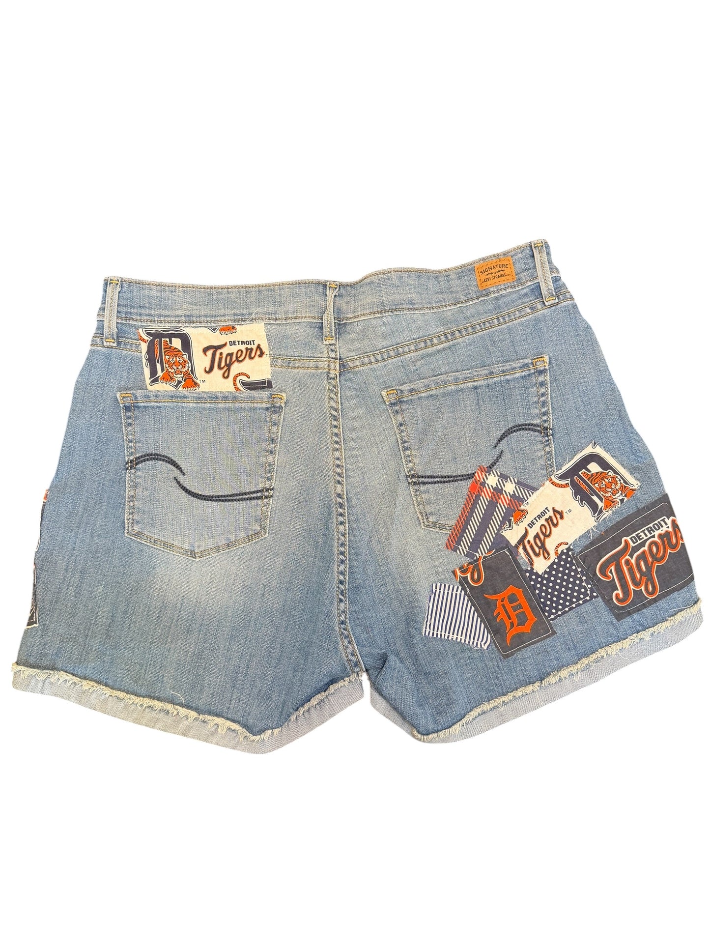 Lux Royal Threads | Diamond Cut High-Rise Shorts
Detroit Baseball-Inspired | Distressed Denim | One of a Kind