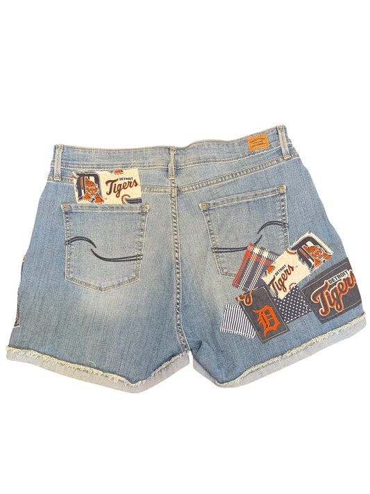Lux Royal Threads | Diamond Cut High-Rise Shorts
Detroit Baseball-Inspired | Distressed Denim | One of a Kind