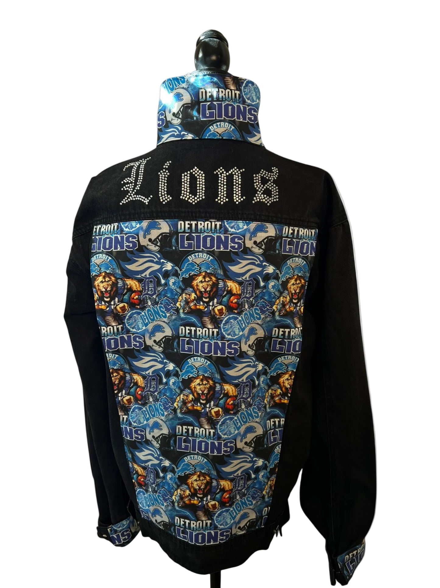 Black jacket with Detroit Lions pattern 